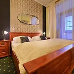 Hotel Morris