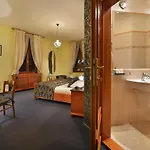 Hotel Morris