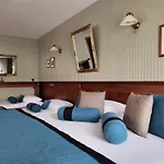 Morris Hotel