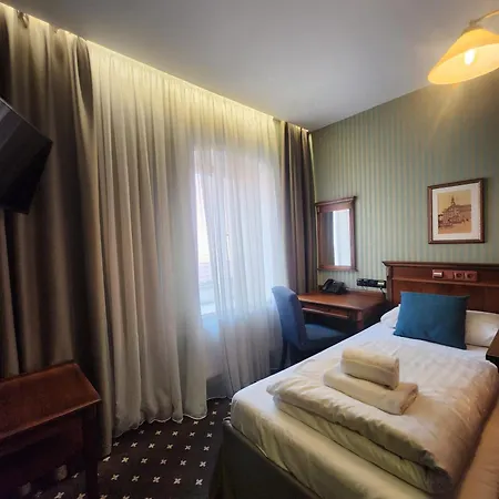 Hotel Morris