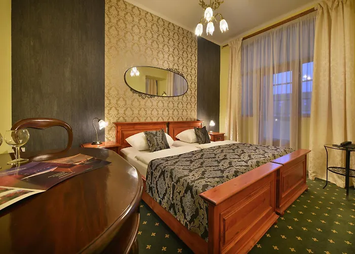 Morris Hotel